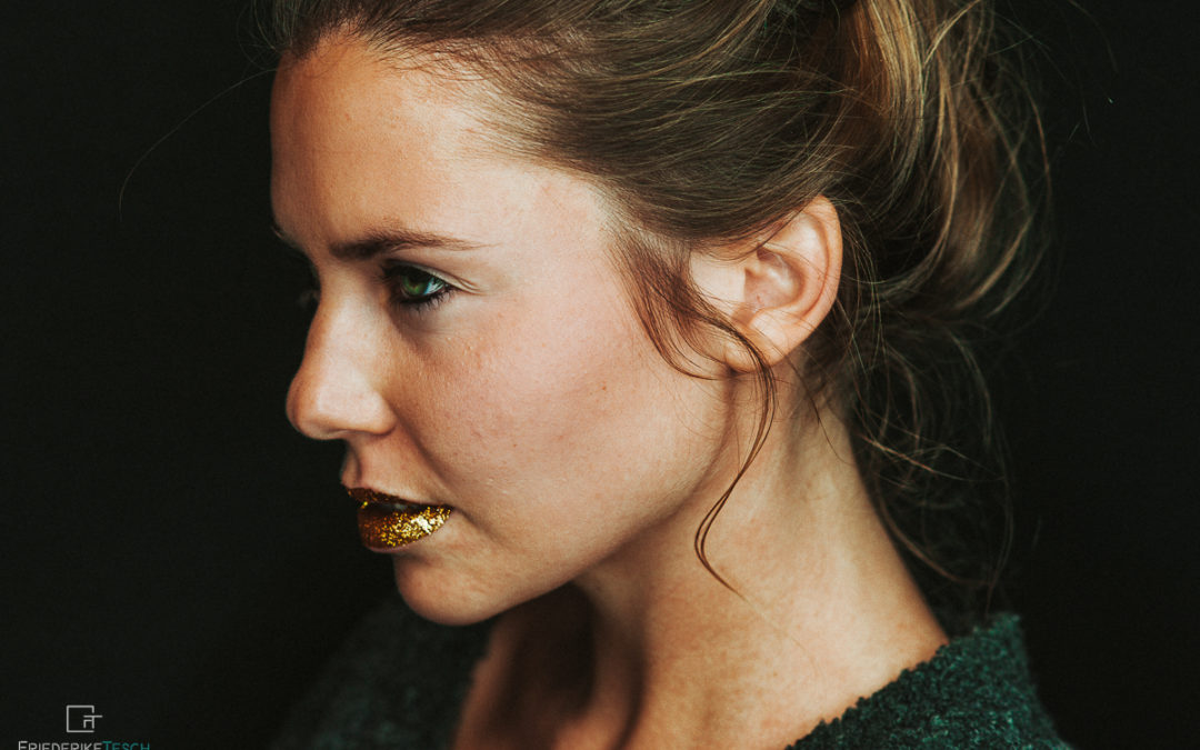 GOLDENE LIPPEN | Portrait Elisa