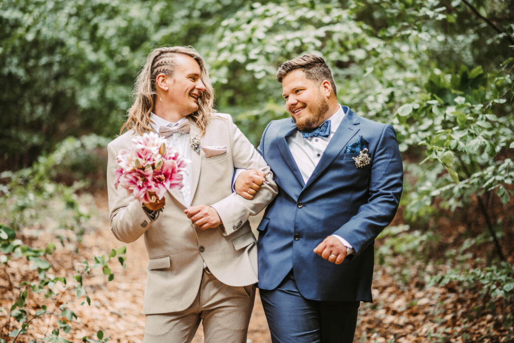 Hochzeit mit Hund - Gleichgeschlechtliche Trauung Gelbensande - Hochzeitsfotografin MV