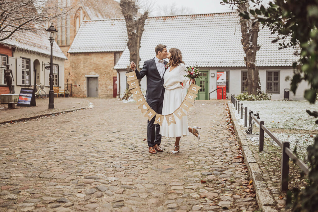 Hochzeitsfotograf - Trauung im Standesamt Rostock - Winterhochzeit