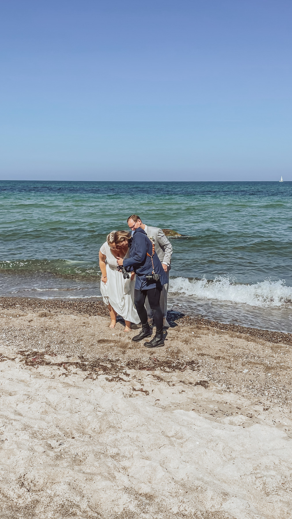 Hochzeitsfotograf bei der Arbeit an der Ostsee