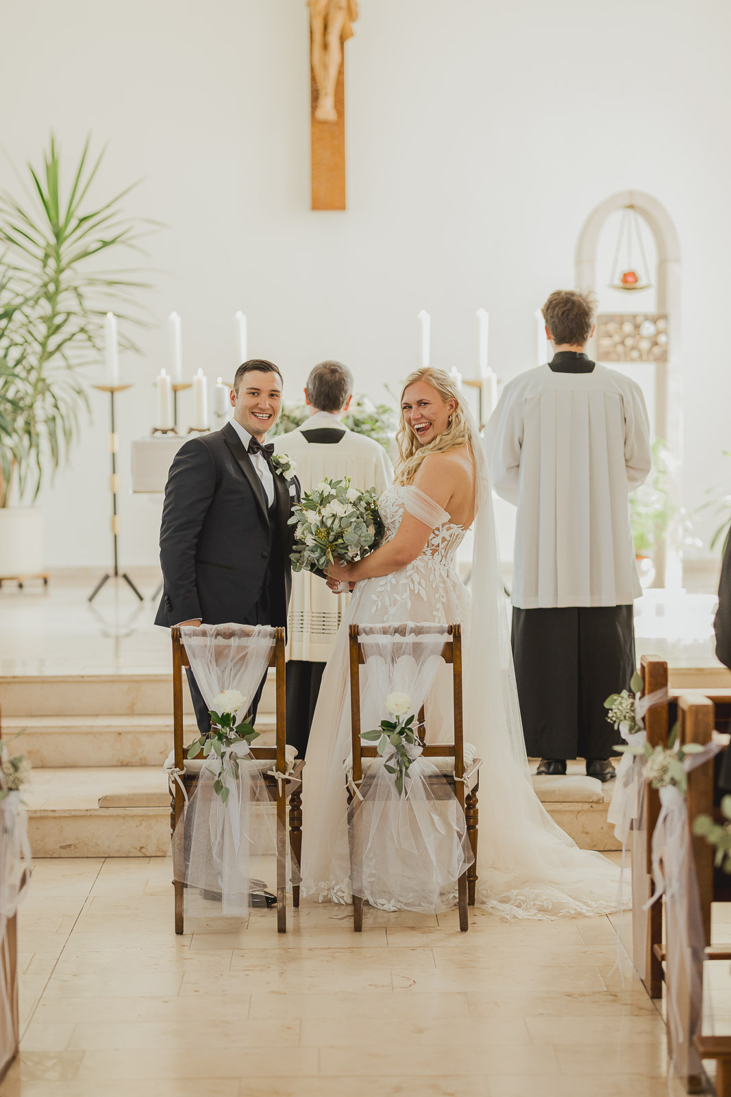 Brautpaar bei der kirchlichen Trauung Matgendorf