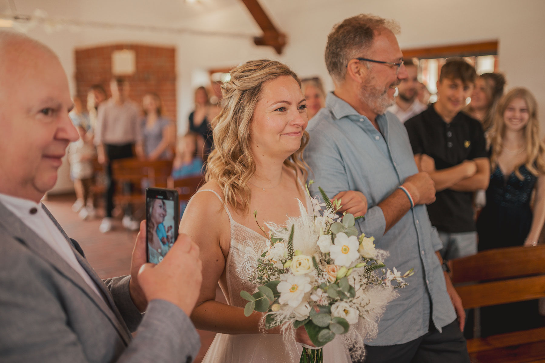 Emotionen eingefangen durch Hochzeitsfotograf auf dem Golchener Hof