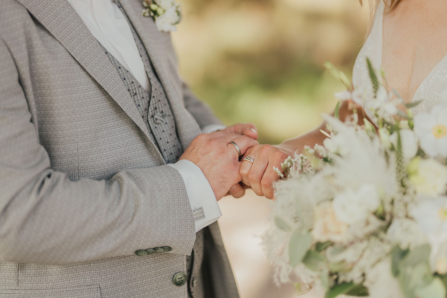 Brautpaarshooting - Hochzeit auf dem Golchener Hof - Fotos Hochzeitsfotograf