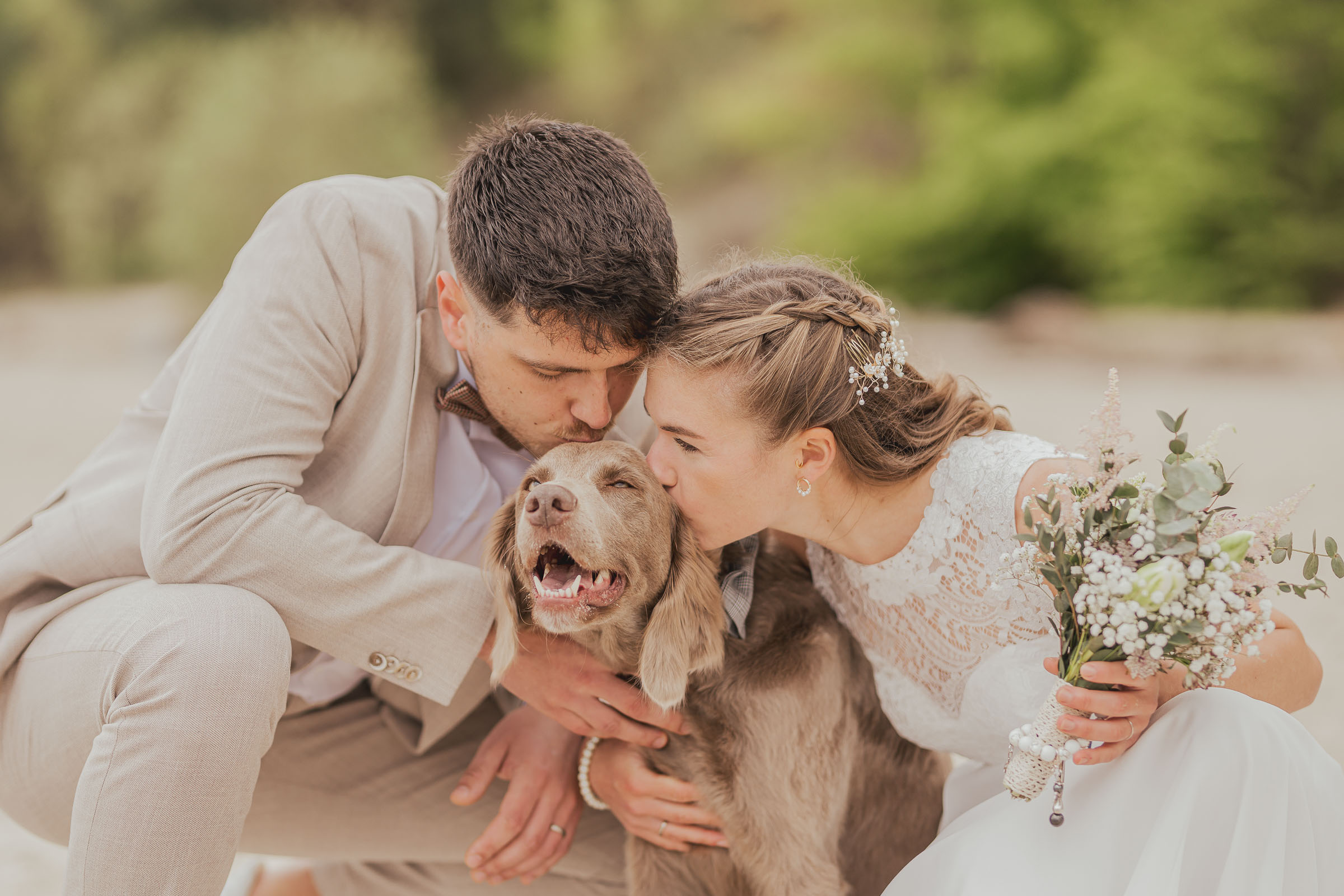 Hochzeitsfotos mit Weimaraner am Ostseestrand